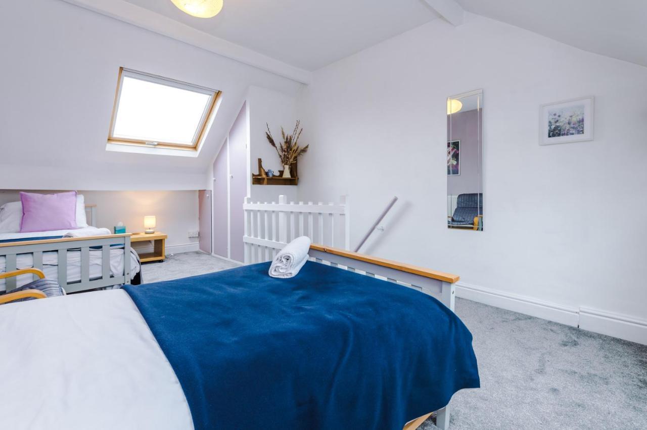 Cosy House With Garden & Parking, Sheffield Villa Exterior foto