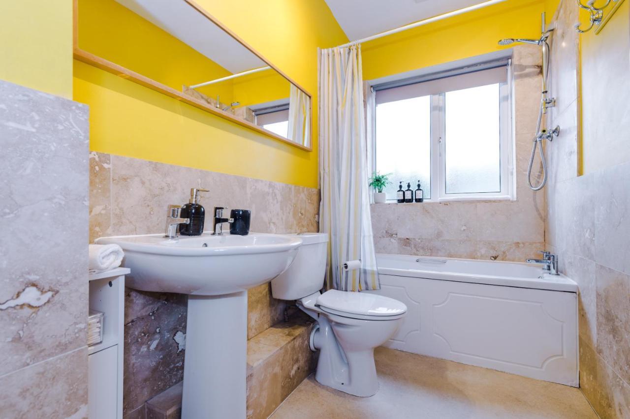 Cosy House With Garden & Parking, Sheffield Villa Exterior foto
